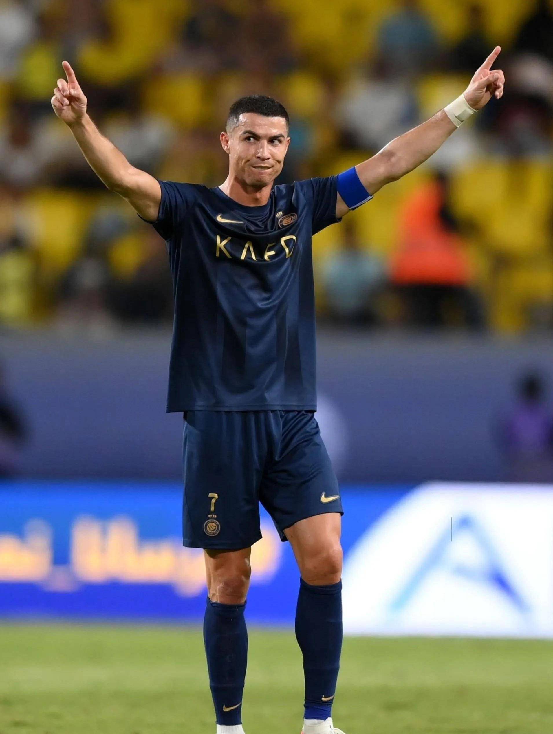 4场狂轰137分！哈登三节31分无奈打卡 快船13人轮换11人得分个位数