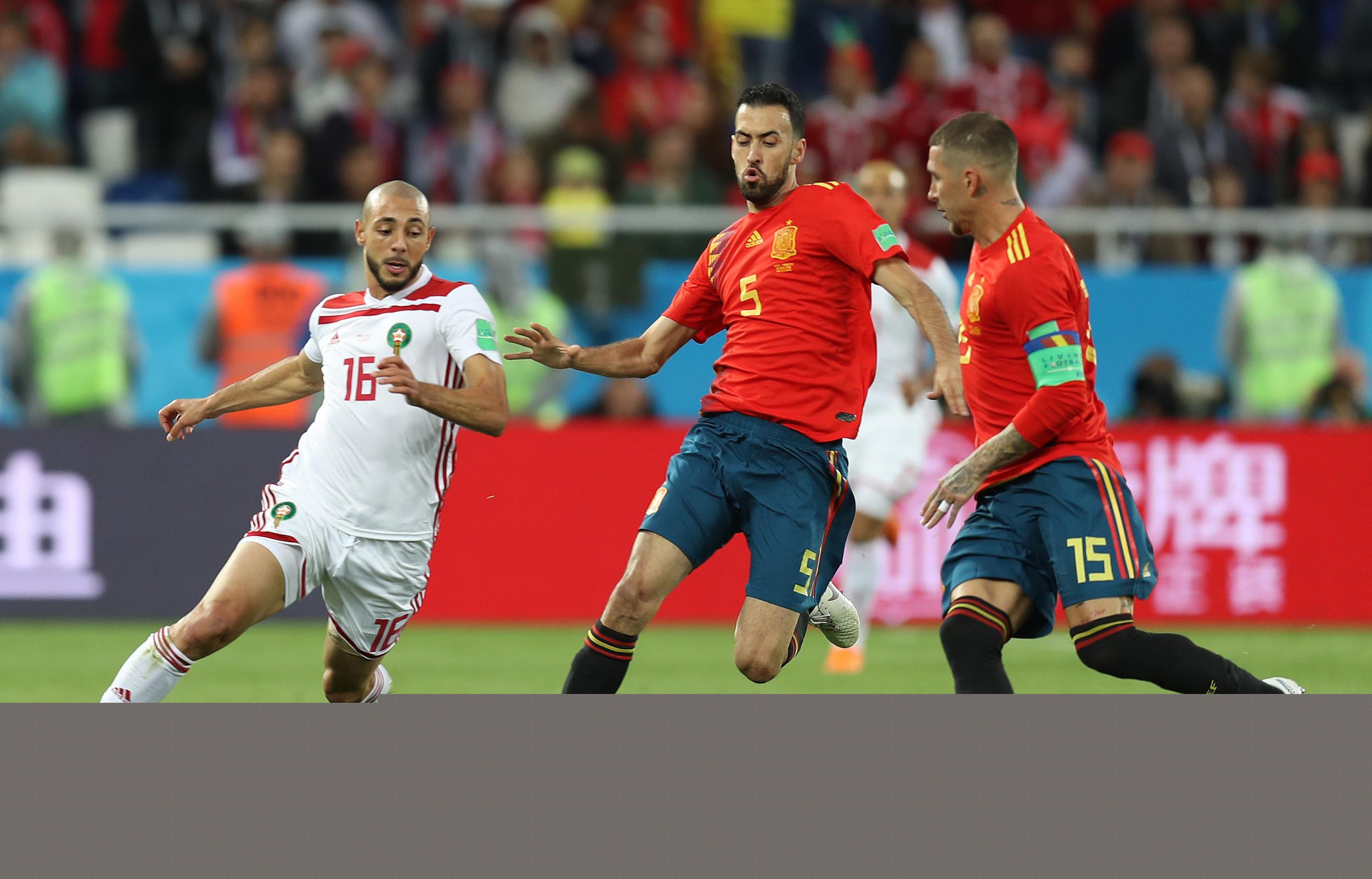 本菲卡旧将路易松晒照说在学习，照片显示他问AI足球总监职责