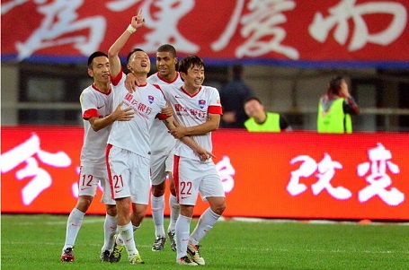 记者：帕尔默缺席欧冠赛前训练，但球员并未受伤