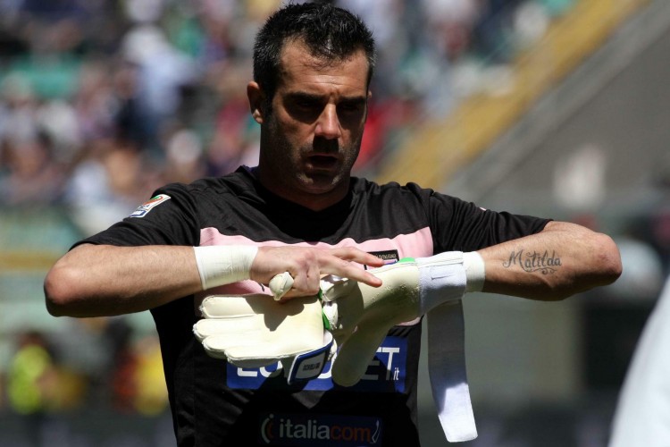 东体：申花像会学习却不会考试的优等生，背负过重的心理负担