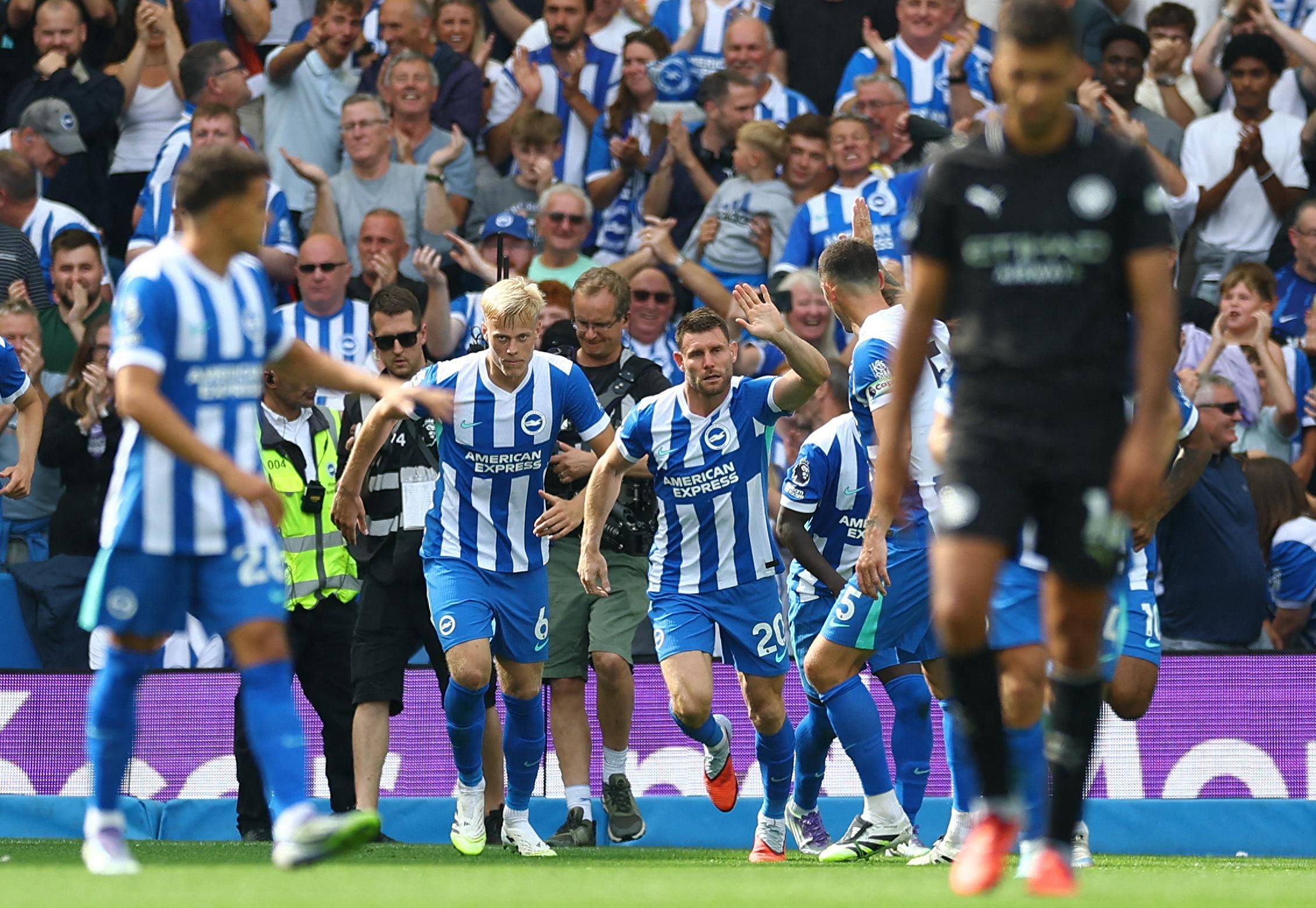 斯凯利晒穿齐达内、博格巴尤文球衣照，尤文球迷留言“快来”