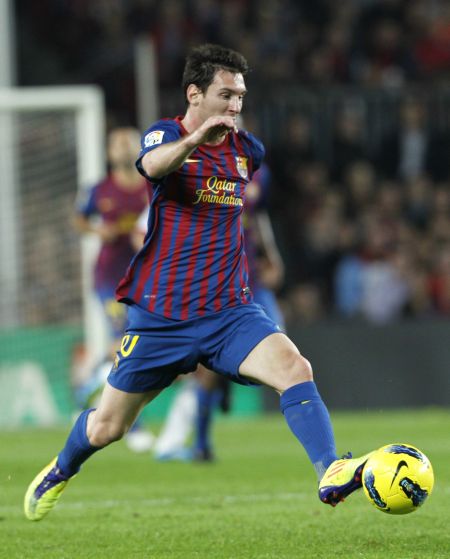 状态不错！三球半场三分6中3拿到13分4助