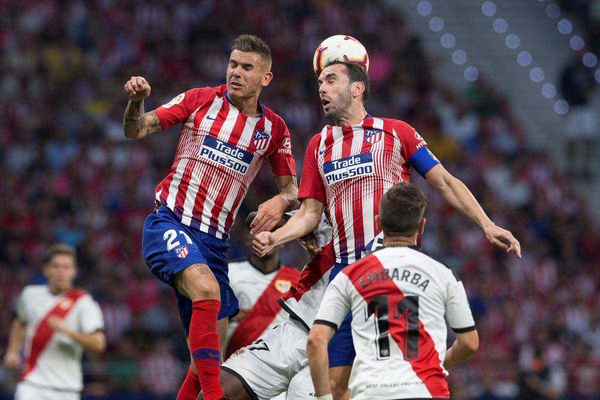 莱万：现在最好不要谈论亚马尔；合同的事我不着急