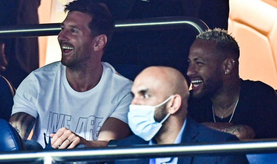 F1阿布扎比站：强势拿下一练第1+二练第1，诺里斯：不太满意