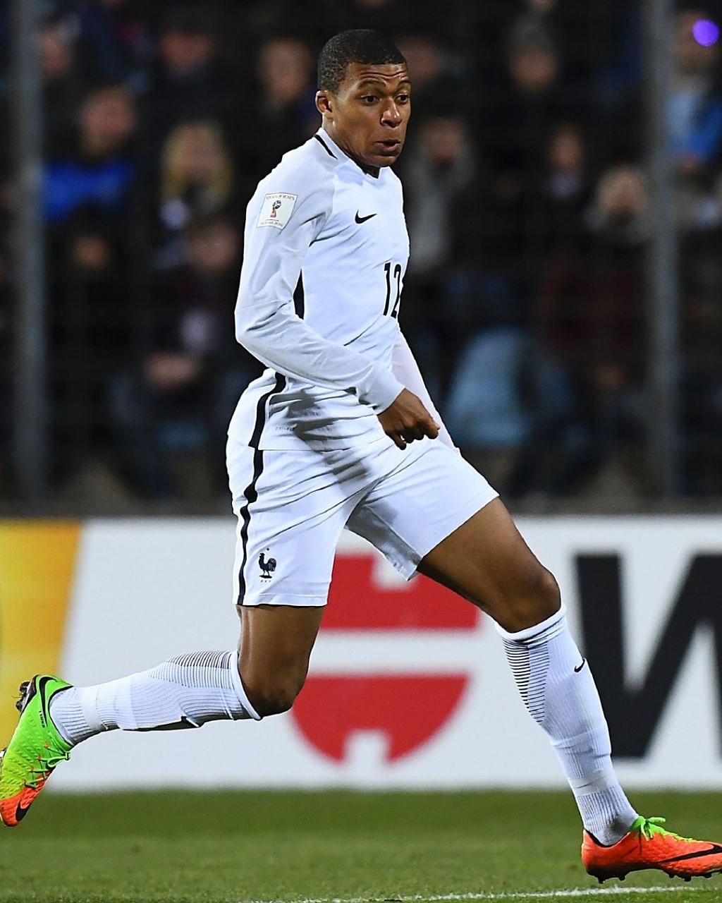 武汉女足vs东孟加拉女足首发：王霜领衔，奥乌苏先发